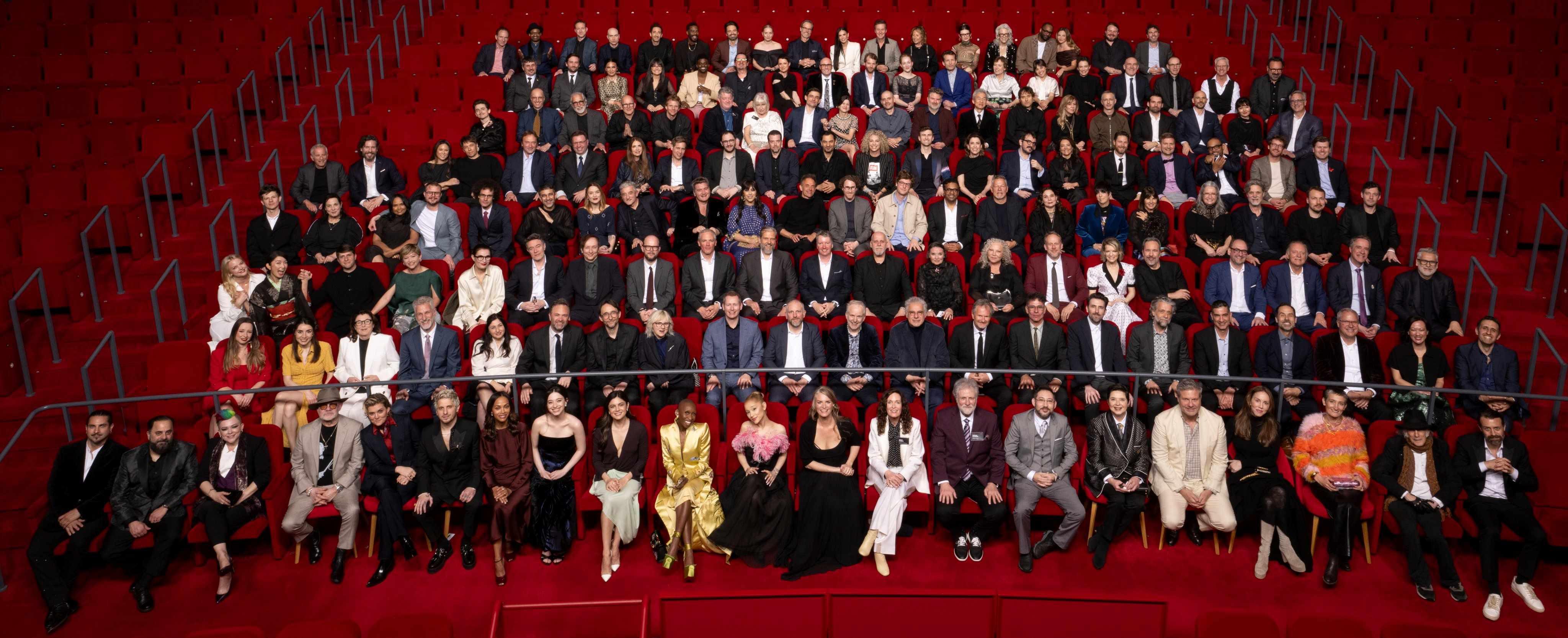 Fernanda Torres participa de jantar em homenagem aos indicados do Oscar 2025 - Zoeira