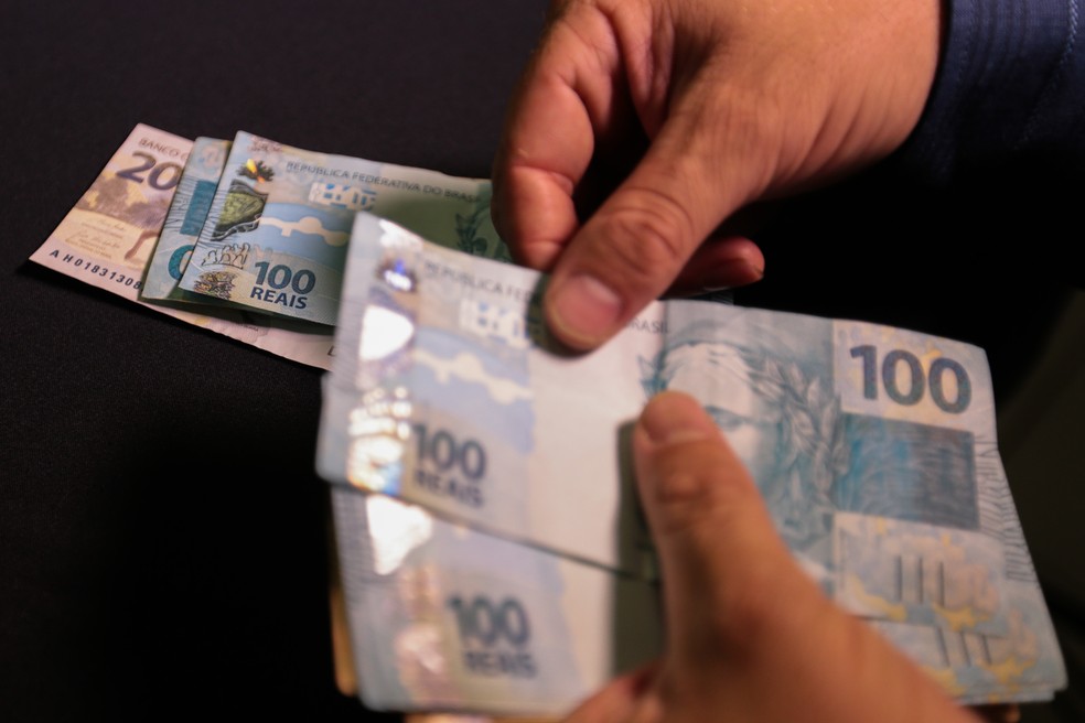Governo publica instrução normativa com aumento de prazo de pagamento do consignado do INSS | Finanças