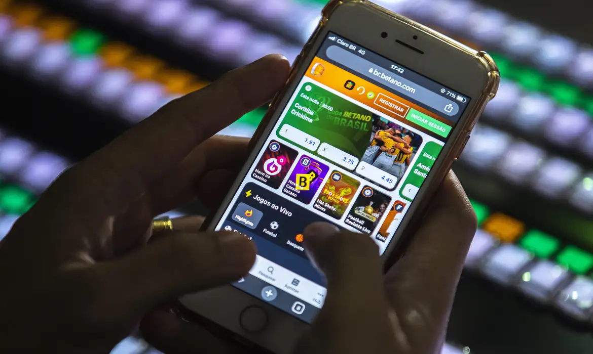 Governo publica nova lista de 'bets' autorizadas a atuar no Brasil até 2029