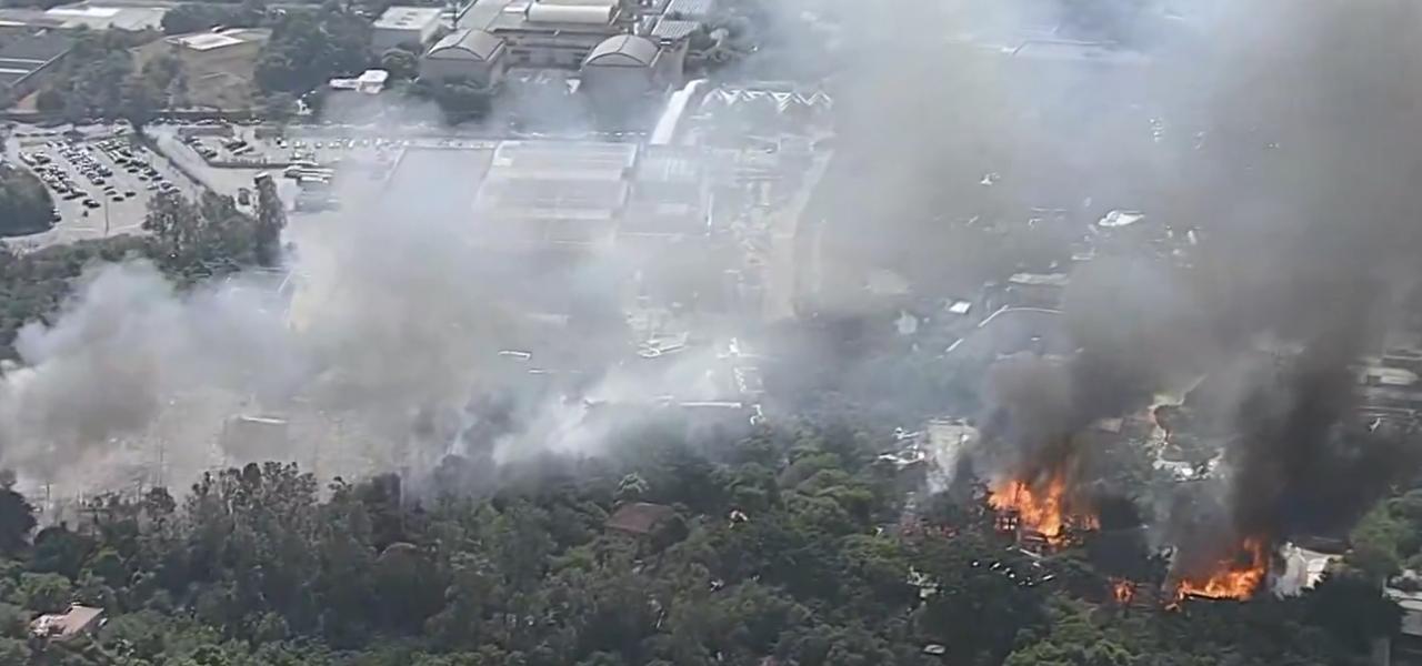 Incêndio atinge Estúdios Globo e destrói parte de cidade cenográfica de novela no RJ - Zoeira