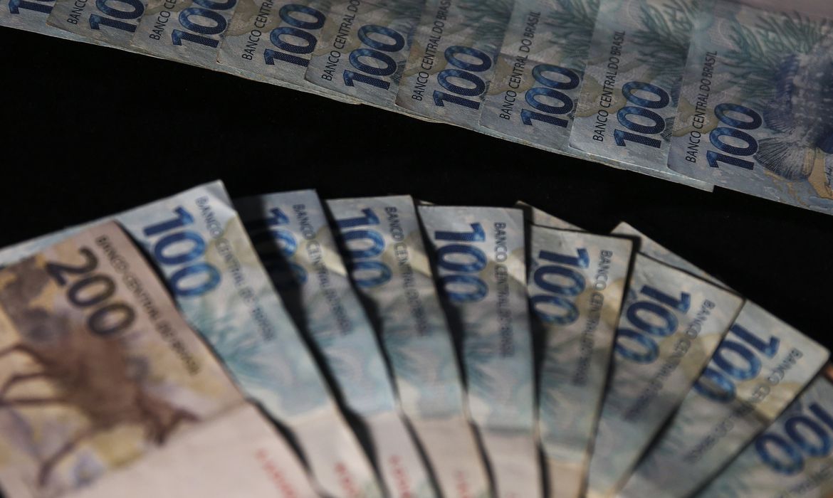 Itaú e Santander fecham 2024 com lucros parrudos