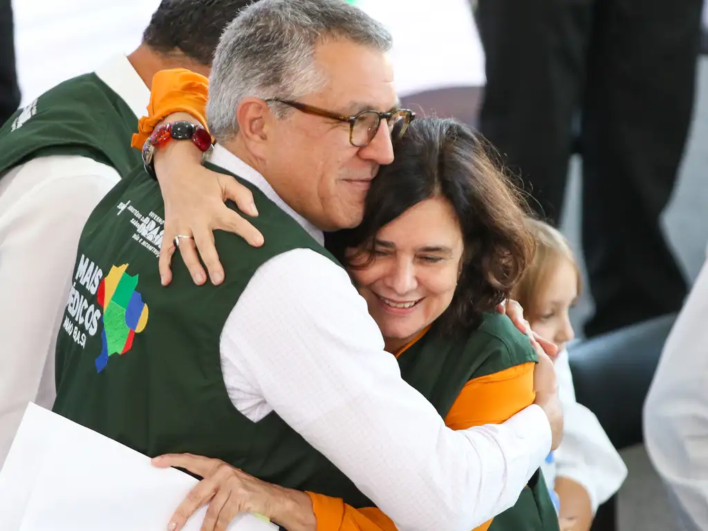 Lula demite Nísia, confirma Padilha na Saúde e dá início a reforma ministerial