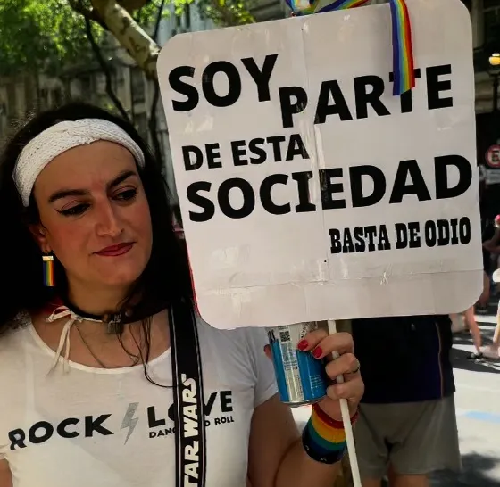 Marcha antifascista reúne milhares nas ruas de Buenos Aires em resposta à declarações de Milei