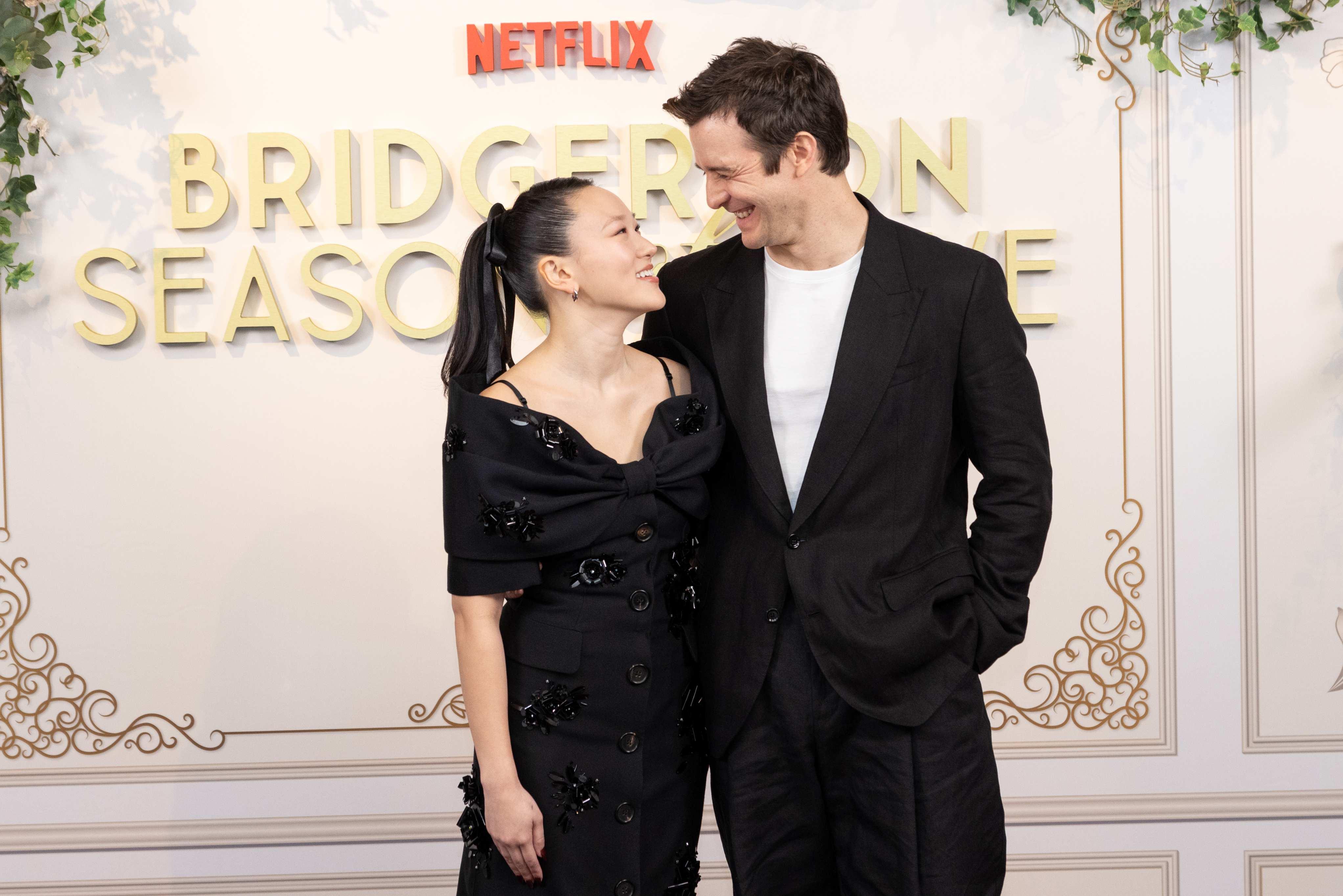 Netflix lança teaser dos bastidores e revela primeiras imagens de 4ª temporada de Bridgerton