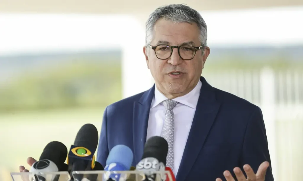 Nísia diz que Lula queria novo perfil no Ministério da Saúde