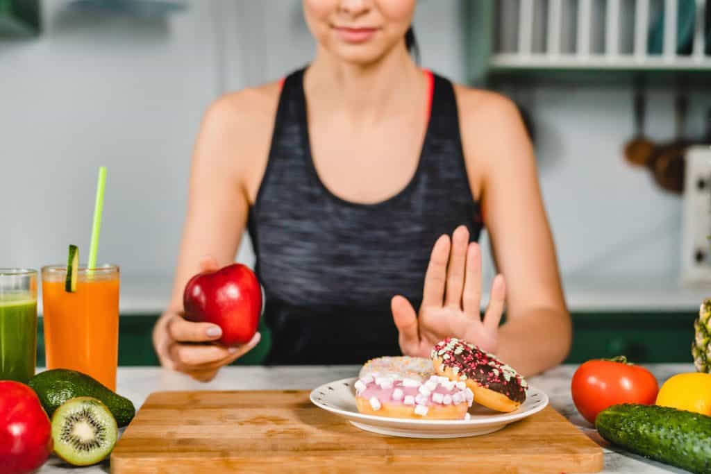 O que acontece no seu corpo quando você para de comer açúcar?