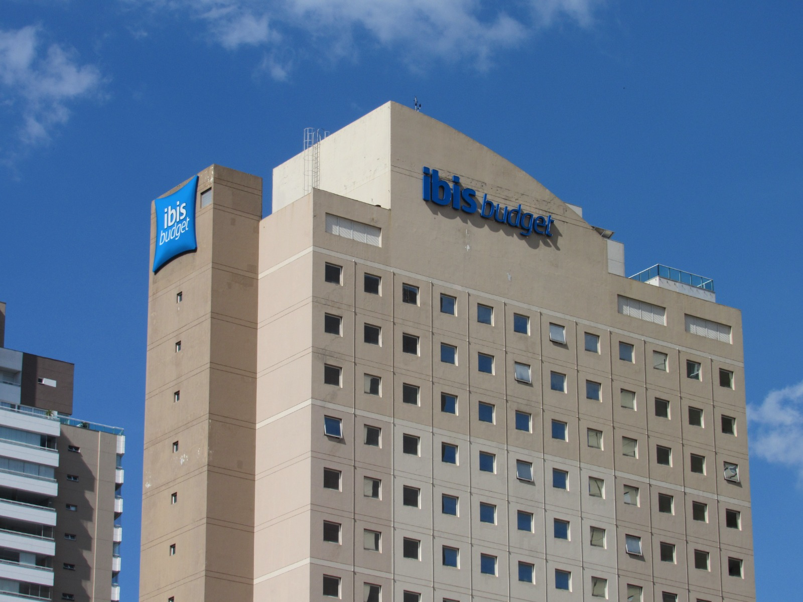 Rede Ibis terá hotel em shopping de Fortaleza e outro em cidade do Interior; veja locais e prazo para inauguração - Negócios