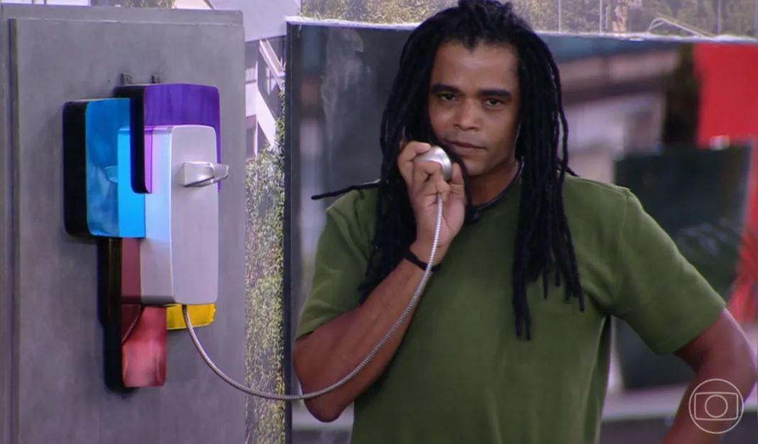 Saiba quem atendeu o Big Fone no BBB 25 no sábado (22) - Zoeira