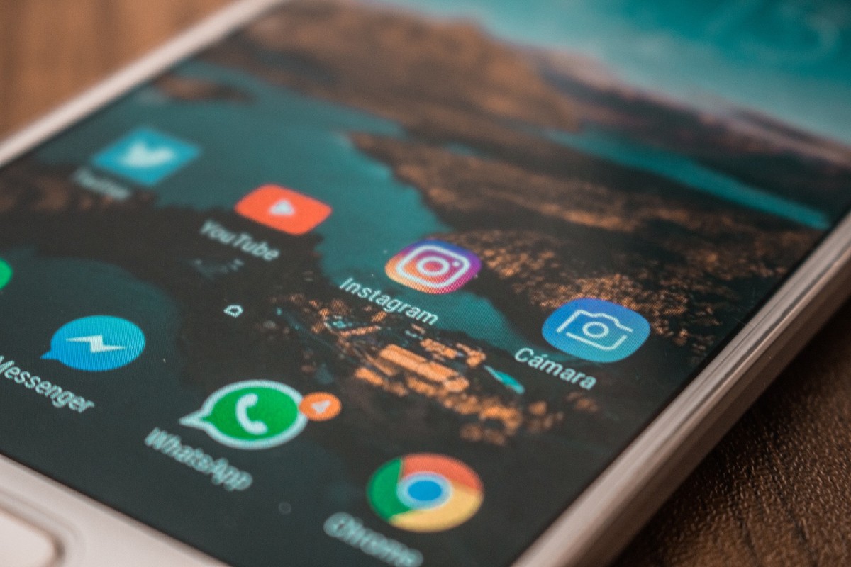 Dicas indispensáveis para proteger o celular e curtir o Carnaval | Thássius Veloso
