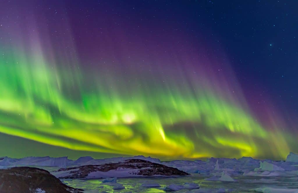 aurora em forma de beija-flor surpreende 