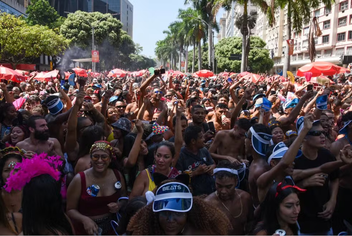 Último sábado antes do carnaval no Rio reúne quase 60 blocos pelas ruas | Carnaval