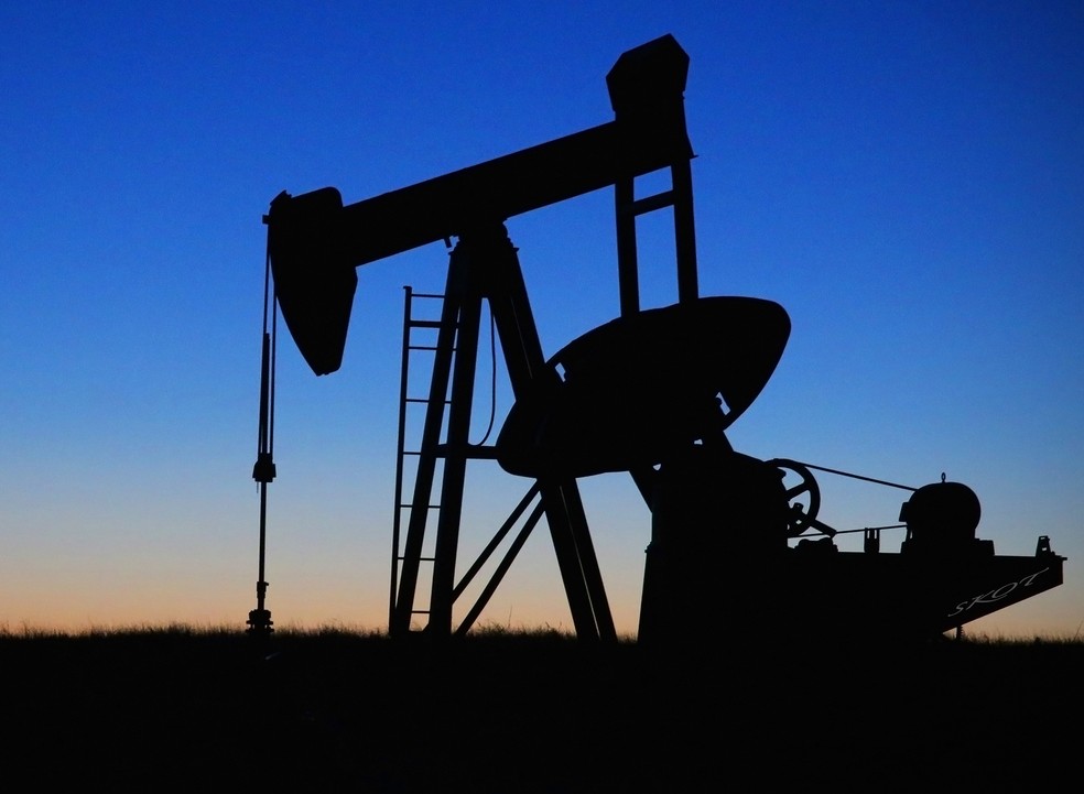 Fusões e aquisições de petróleo e gás aumentam 62% em 2024, diz KPMG | Empresas