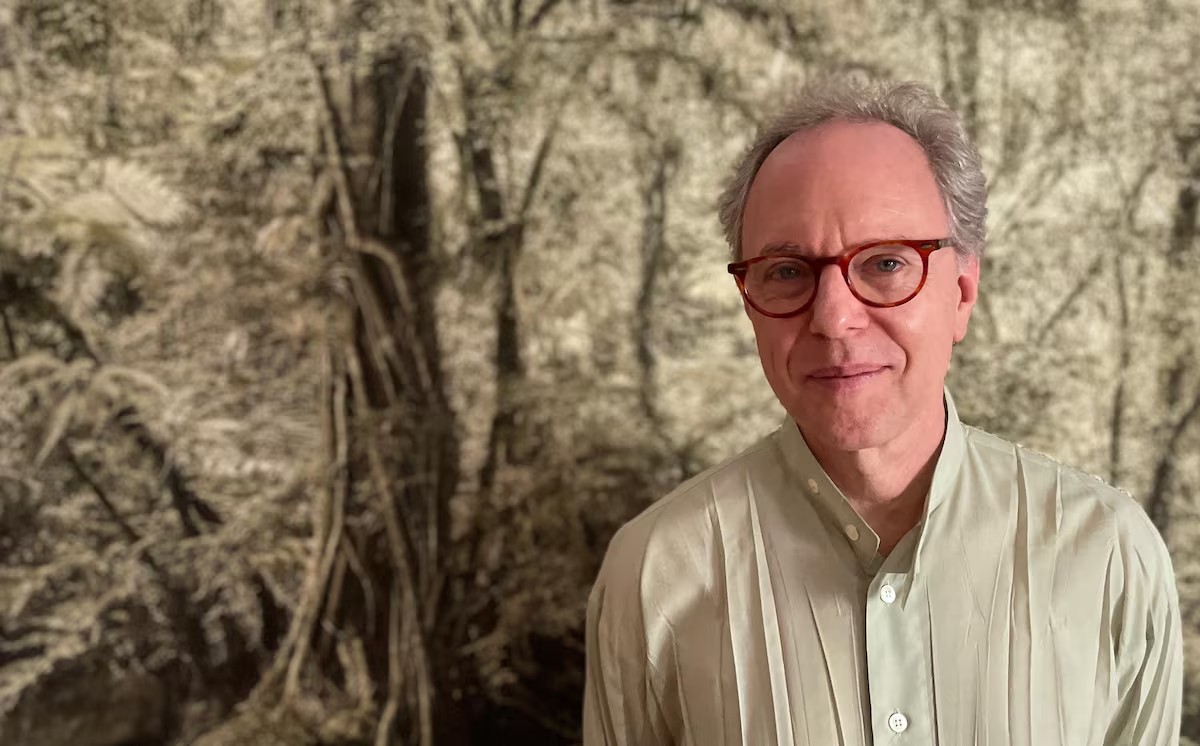 'Quanto mais você se aproxima de Tom Jobim, mais impressionante fica', diz Arthur Nestrovski
