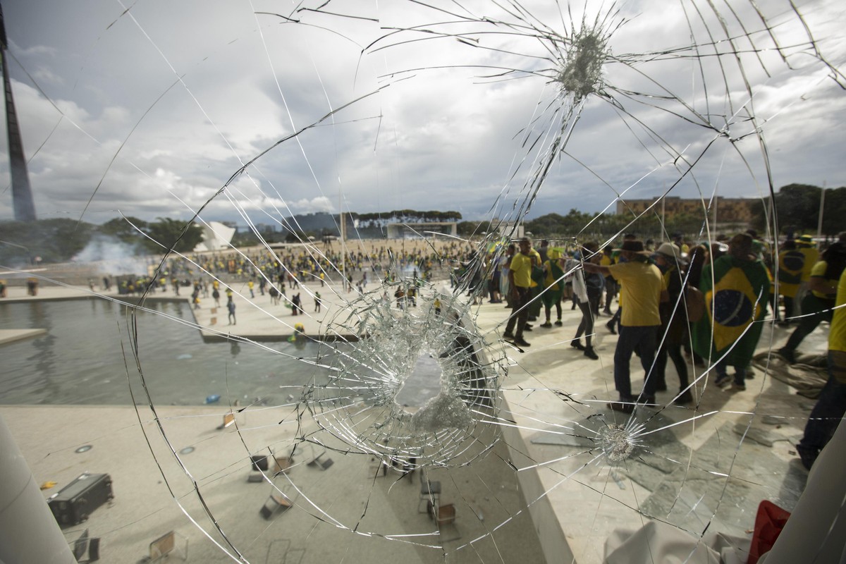 Áudios indicam que militares envolvidos em trama golpista incitaram manifestantes | Política