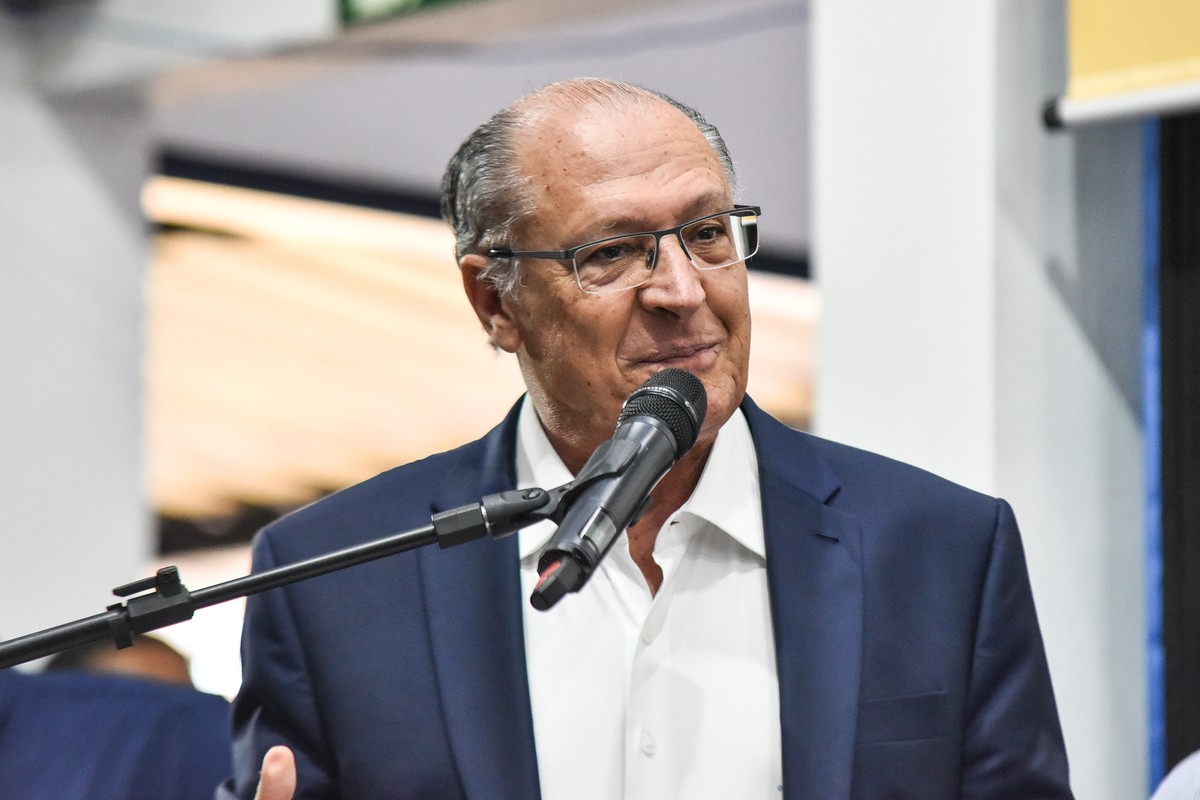 Alckmin diz que governo tenta reverter taxação de aço e alumínio imposta pelos EUA