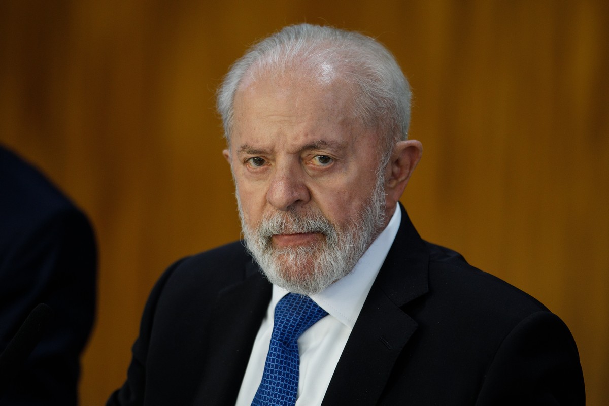 Lula fala sobre denúncia da PGR contra Bolsonaro: 'se forem culpados, terão que pagar pelo erro'