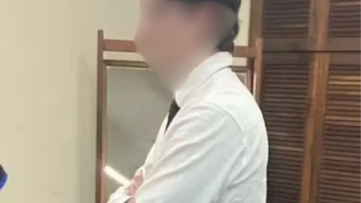 Aluno da UFRGS que foi à formatura com suástica pintada no rosto nega apologia ao nazismo | Brasil