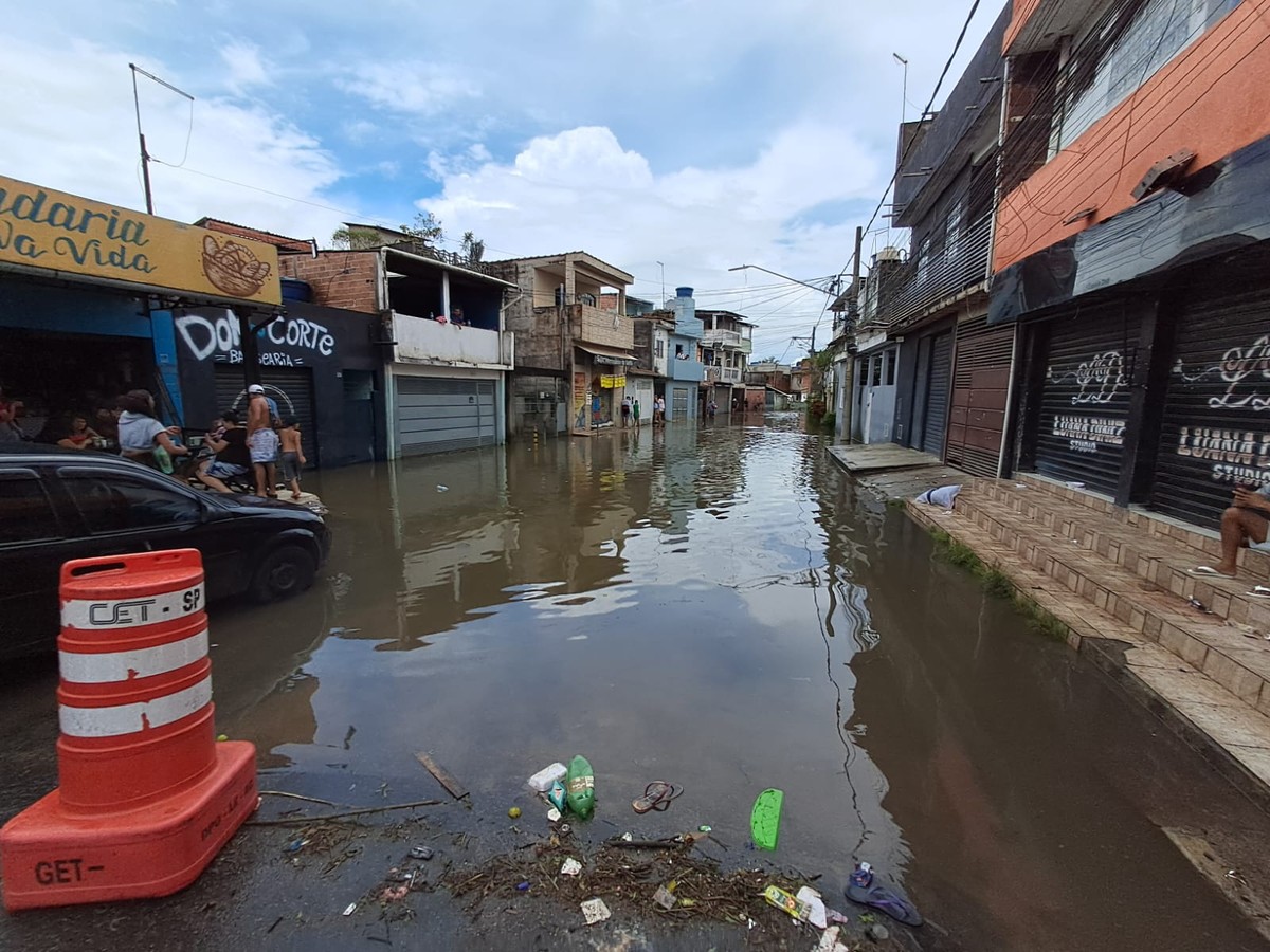 Temporais vão atingir ao menos 20 estados; São Paulo já registrou 65% da chuva prevista para fevereiro | Brasil