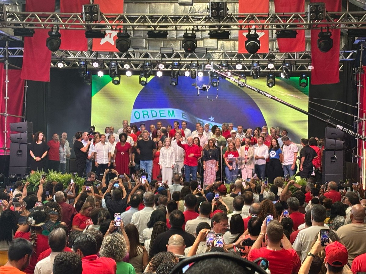 Em ato de comemoração aos 45 anos do PT, Lula faz cobrança pública aos ministros | Política