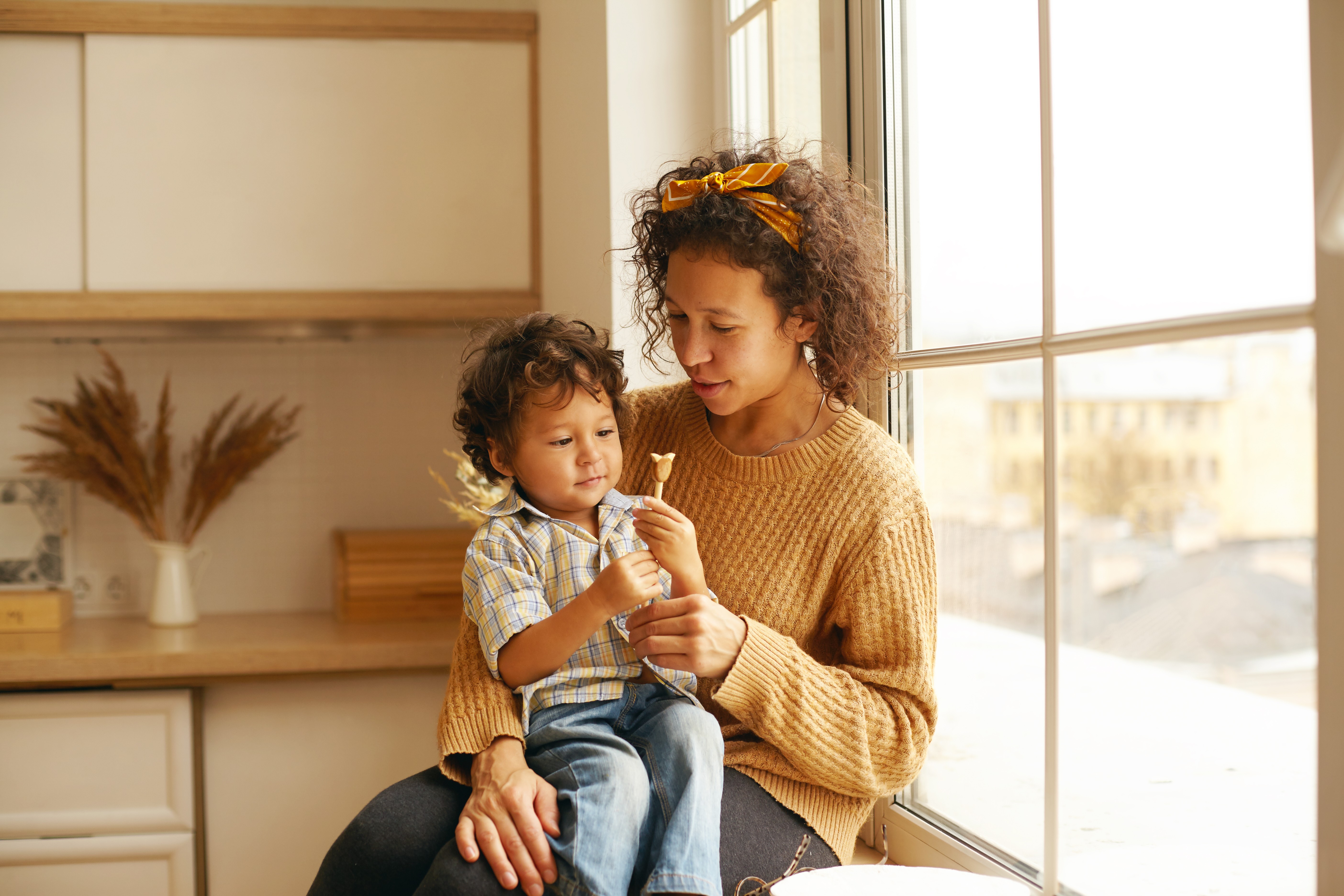 A Ausência Paterna: Entendendo o Impacto na Vida de Filhas Criadas por Mães Solo