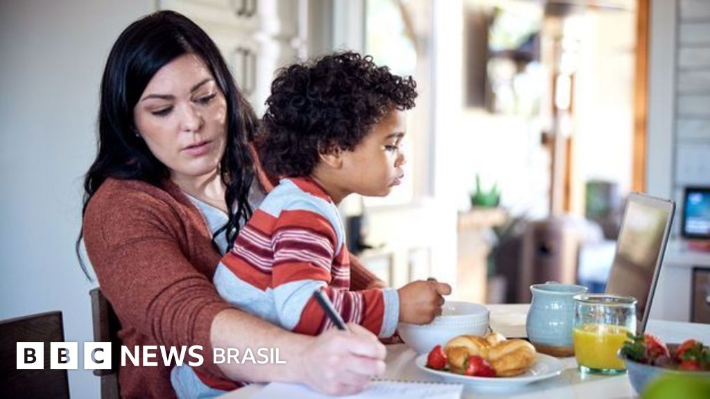 A Carga Mental que Cansa as Mulheres: Entenda as 8 Categorias de Trabalho Oculto