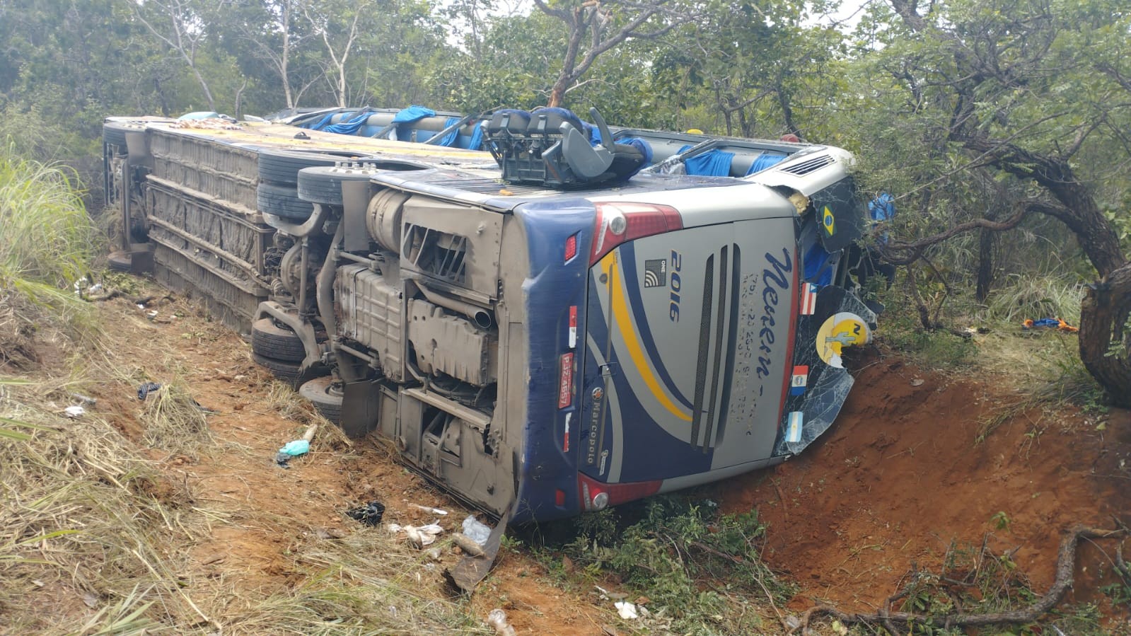 Acidente de Ônibus na BR-251: 2 Mortos e Vários Feridos em Grão Mogol