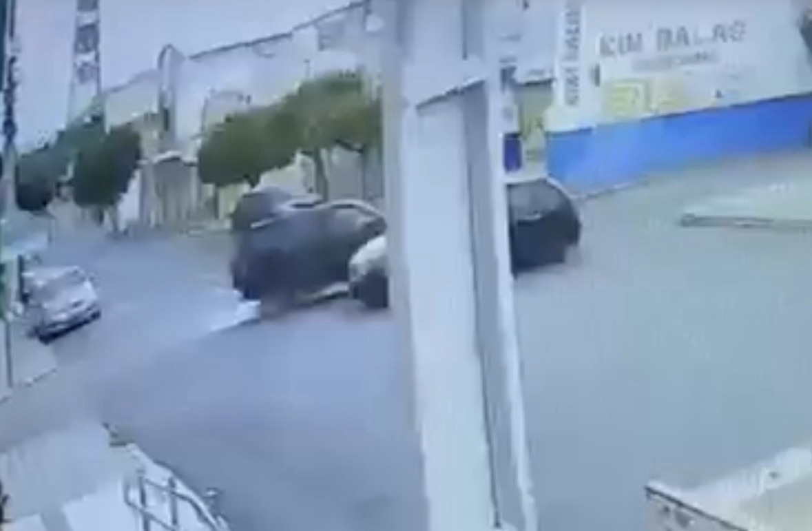 Acidente de Trânsito em Crateús: Colisão com Fuga Deixa Vítima no Centro da Cidade