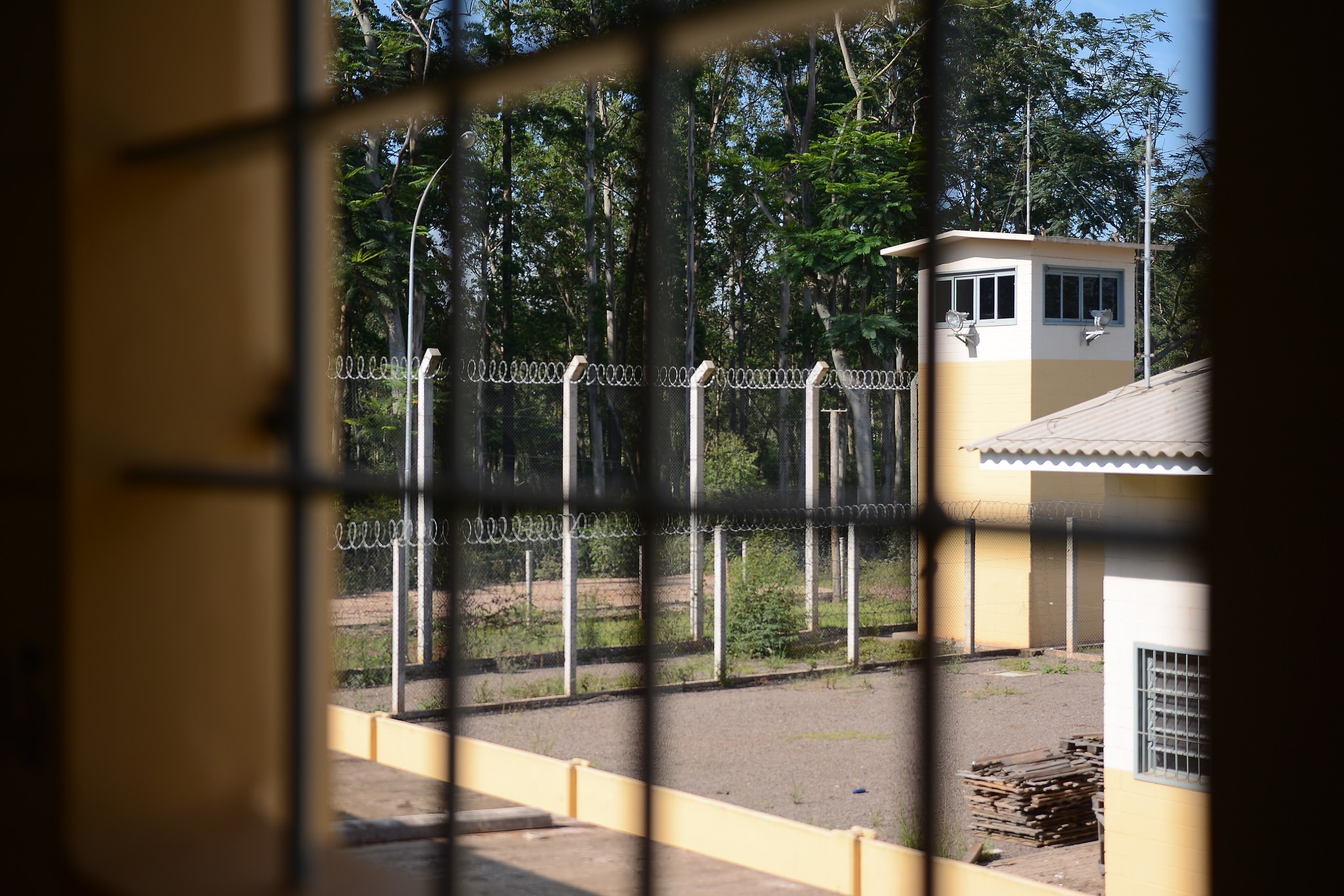 Após 'saidinhas' de fim de ano, 35 presos não voltam às cadeias no RS, afirma Polícia Pena