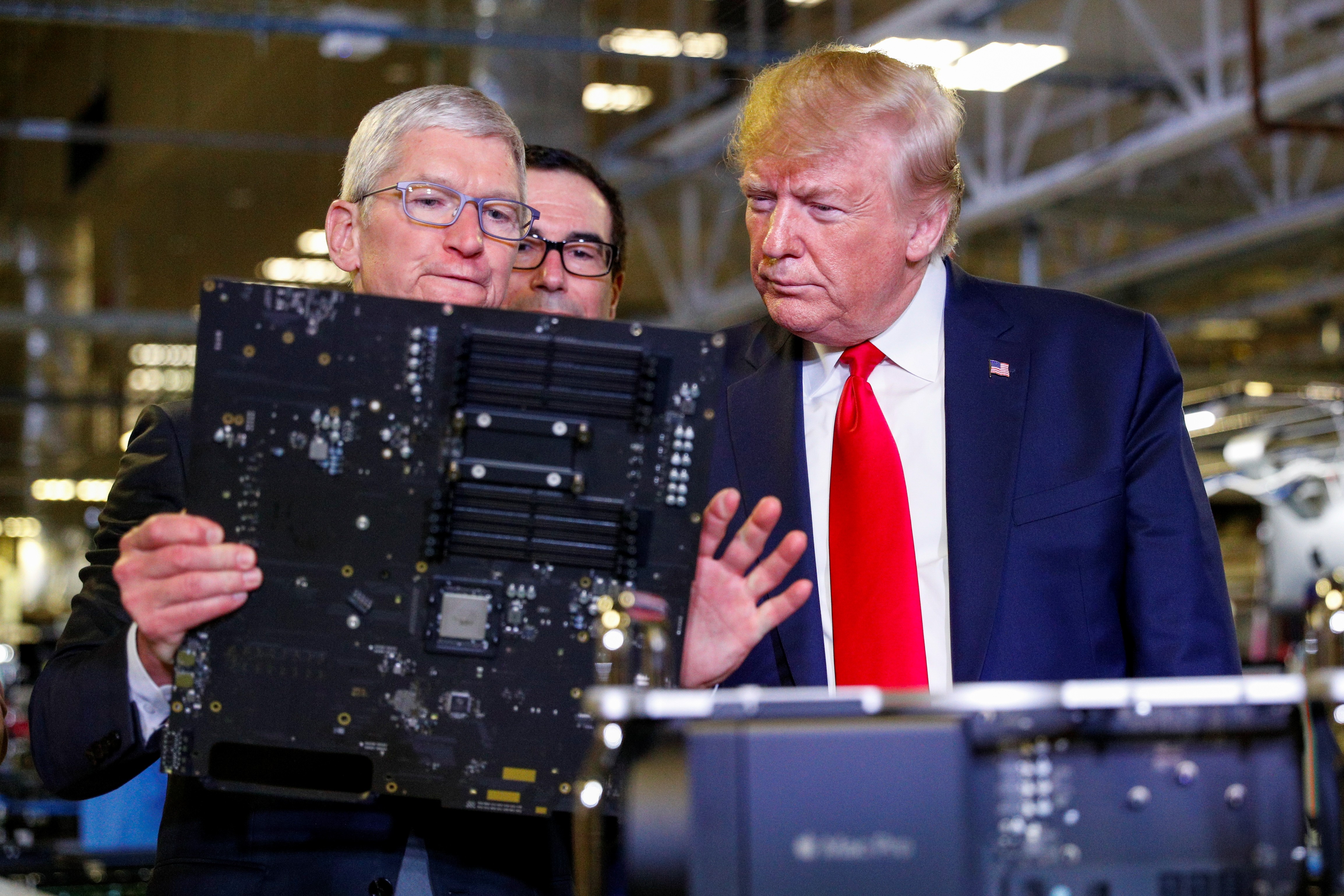 Apple e Intel Unem Forças: Parceria para Fabricar Chips nos EUA
