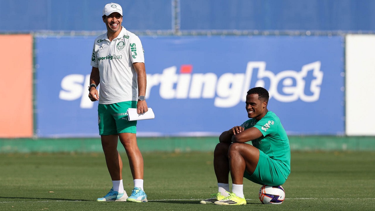 Arias Treina com o Palmeiras: Paulinho Pode Retornar no Próximo Fim de Semana