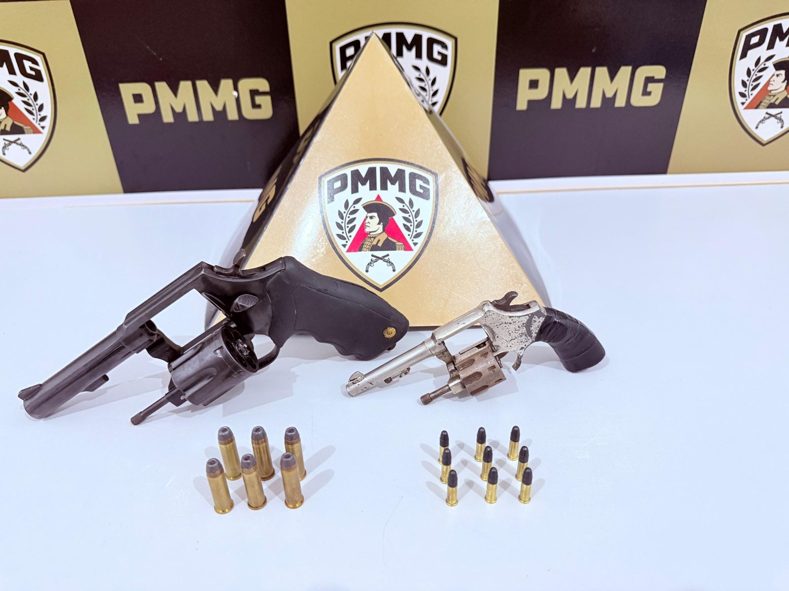 Armas e munições são apreendidas após informações de que grupos rivais se preparavam para 