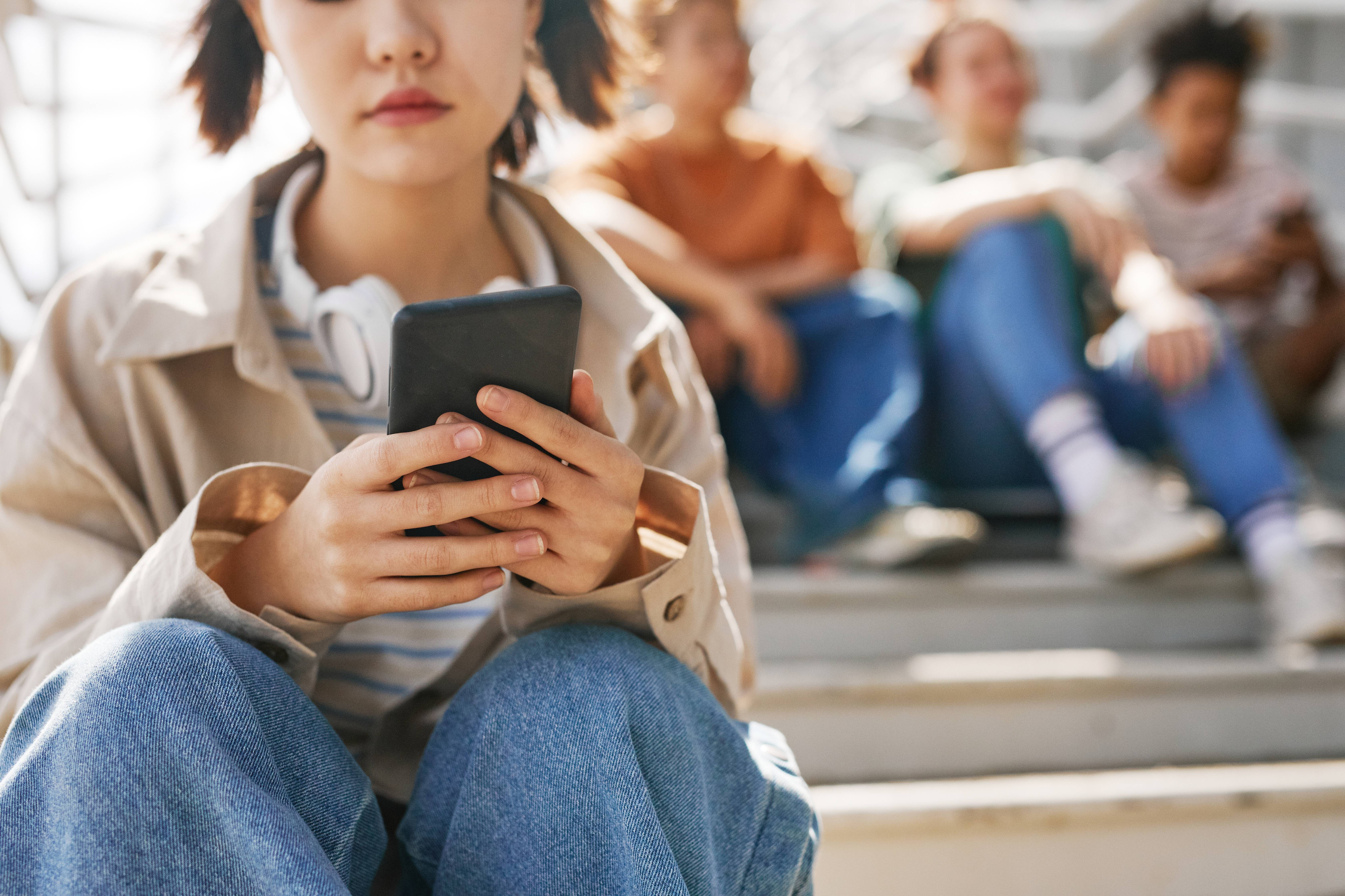 Austrália começa a proibir redes sociais para menores de 16 anos na quarta; veja como vai 