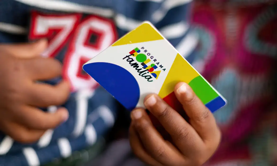 Auxílio do Governo: 18 Milhões de Famílias Beneficiadas em 2025!