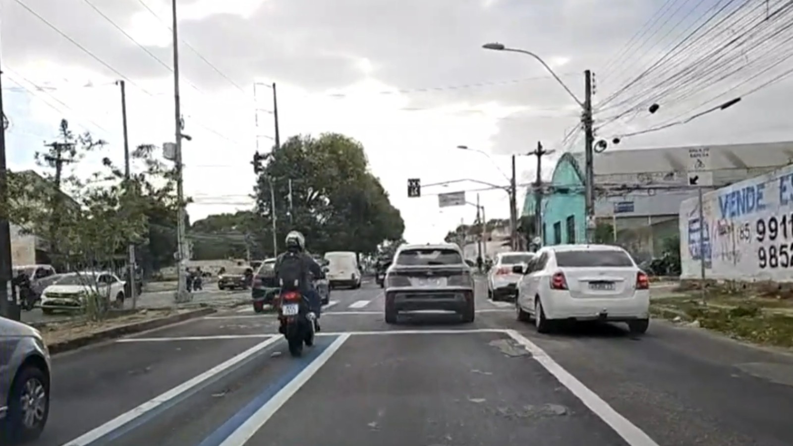 Avenida Perimetral de Fortaleza recebe faixa exclusiva para motos