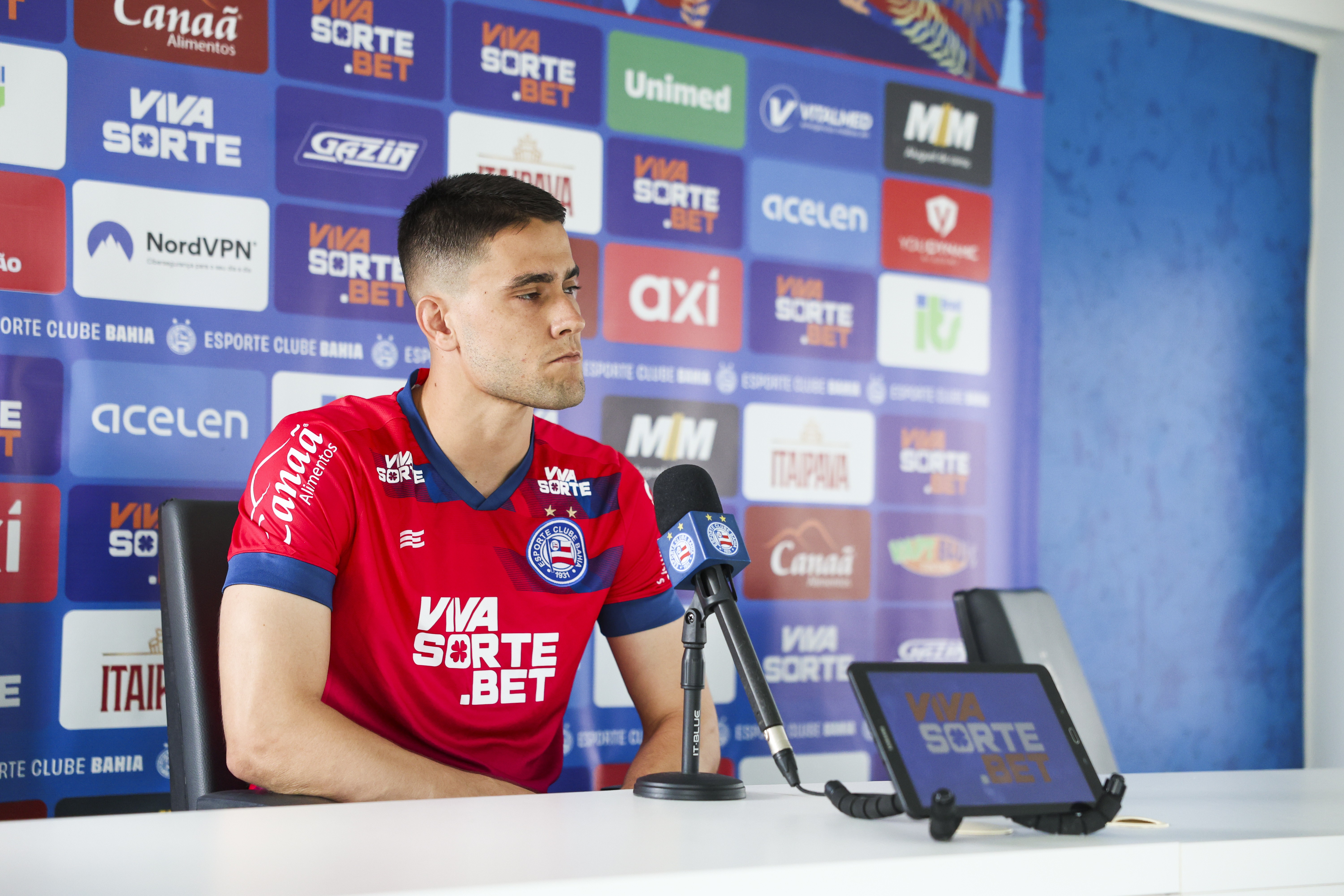 Bahia anuncia transferência em definitivo de Dênis Junior para a Ferroviária 