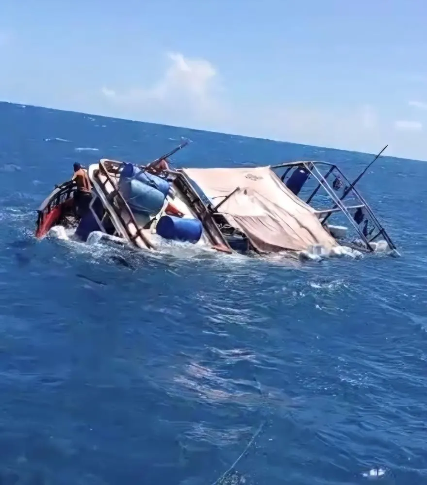 Barco de Pesca Afundado no Ceará: Investigação Aberta pela Marinha
