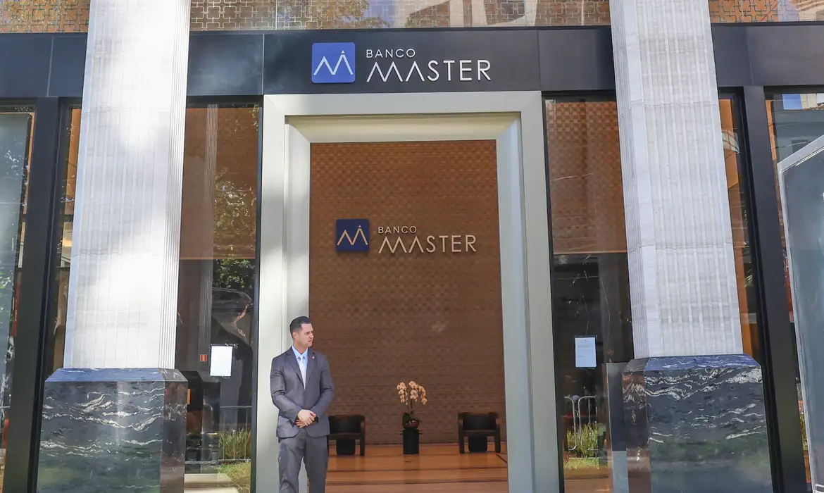 BC decreta liquidação de Banco Pleno, presidido por ex-sócio do Master: detalhes