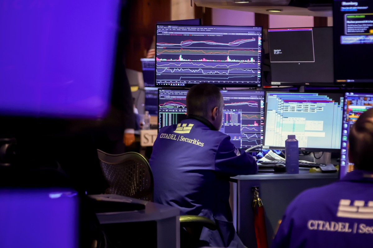 Bolsas abrem mistas em NY com investidores de olho em dados
