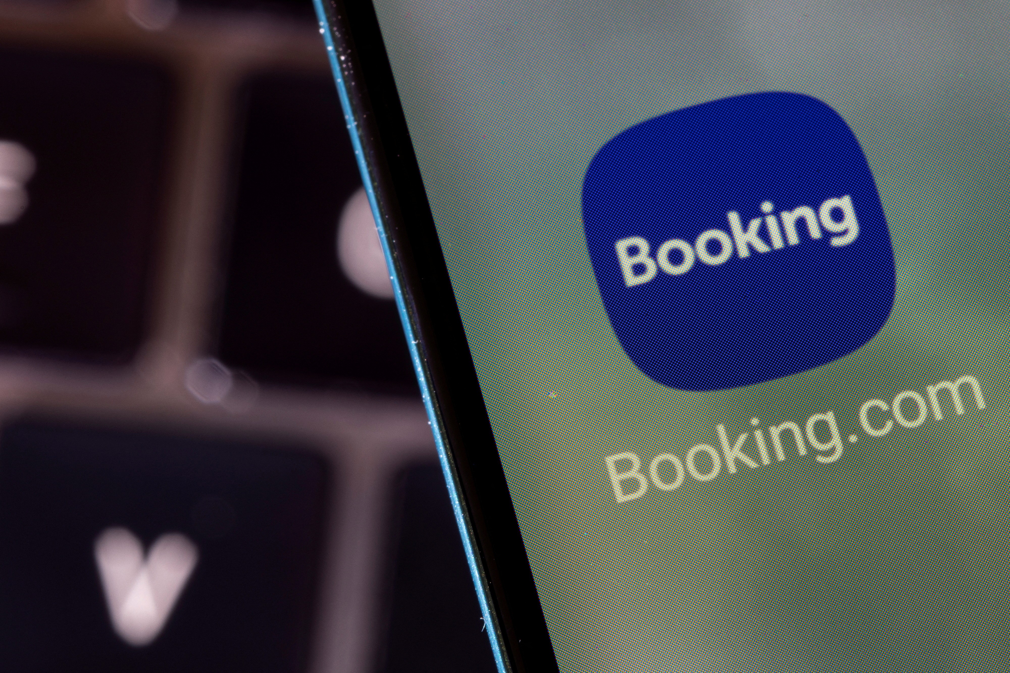 Booking.com confirma invasão de dados de clientes no Brasil
