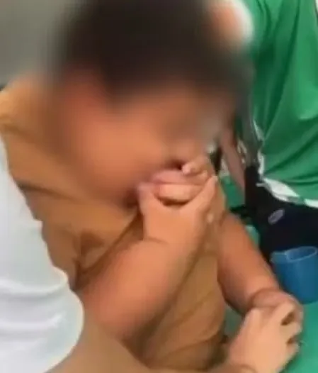 Bullying na Escola: Aluno com Síndrome Rara é Forçado a Comer 7 Fatias de Bolo