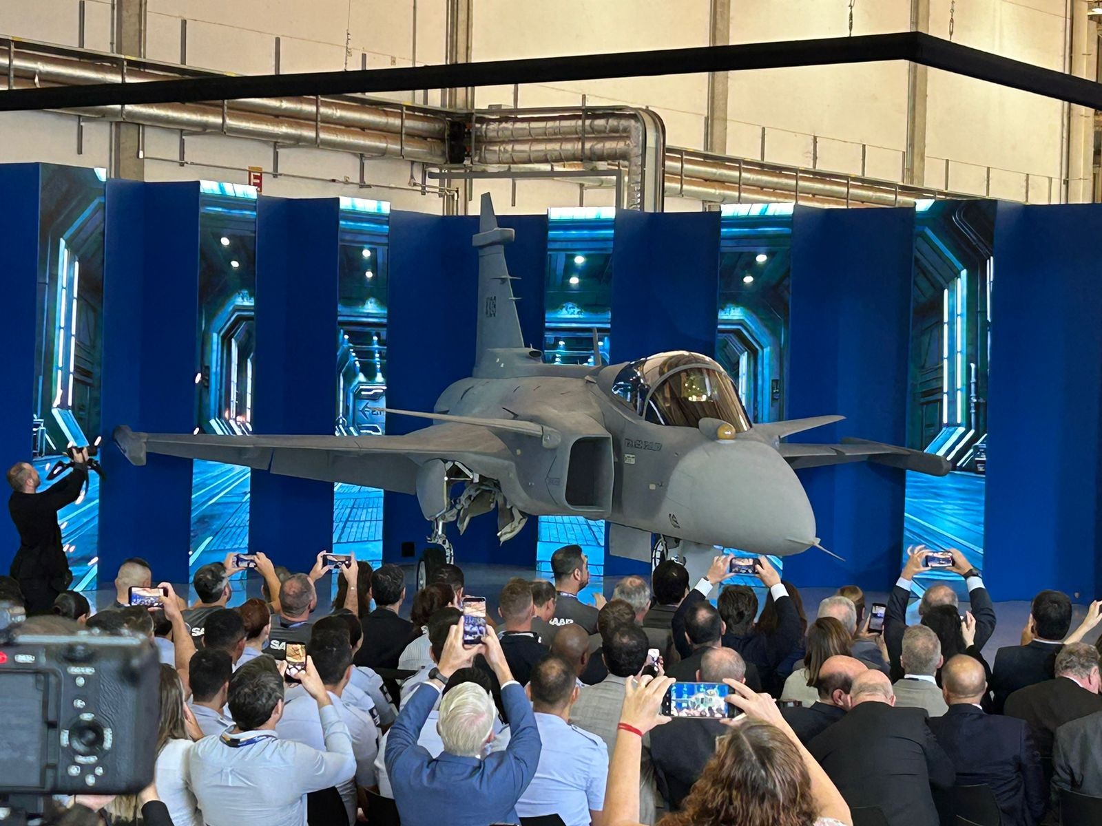 Caça Gripen F-39E: Brasil Apresenta Avançado Caça Supersônico
