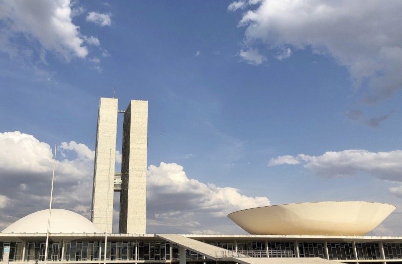 Câmara abre inscrições para concurso com vagas de até R$ 30 mil; veja datas