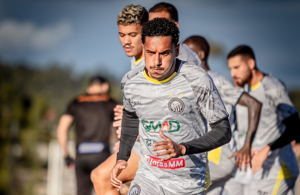 Capivariano anuncia lateral ex-Guarani e Ponte como 25º reforço para o Paulistão 