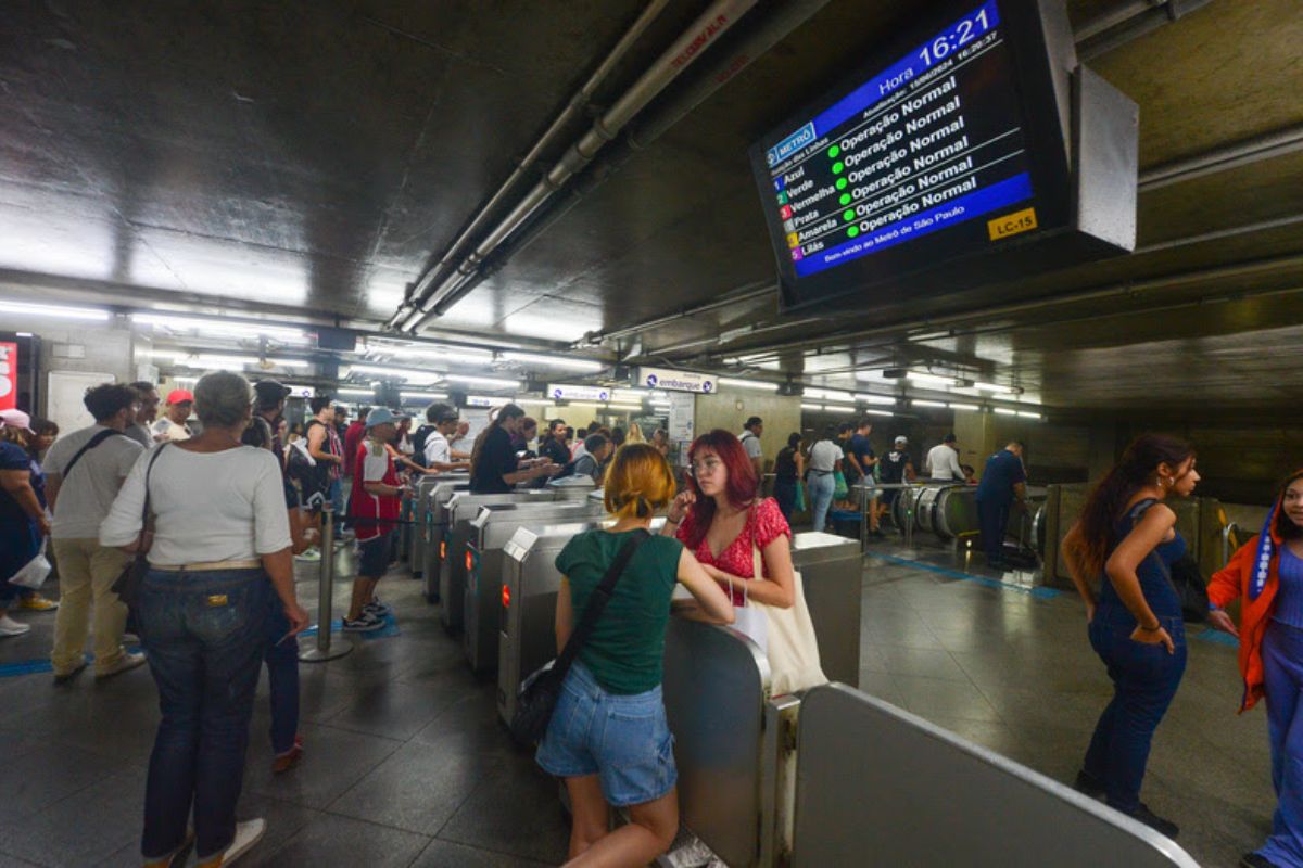 Carnaval de SP: Metrô e CPTM terão operação 24h. Veja o funcionamento