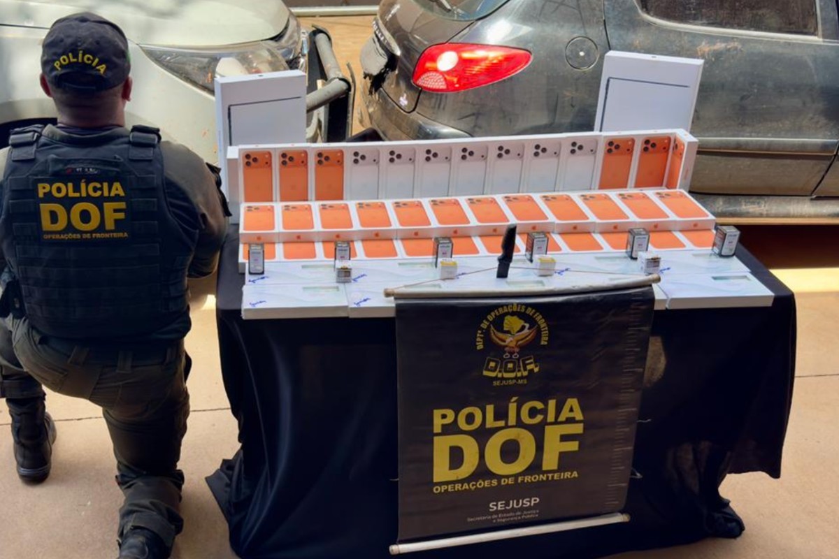 Casal é preso transportando mais de R$ 500 mil em iPhones e canetas emagrecedoras na front
