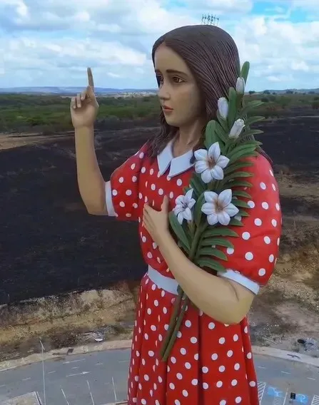 Ceará Recebe Estátua de 38 Metros de Altura: Entenda a História da Menina Benigna