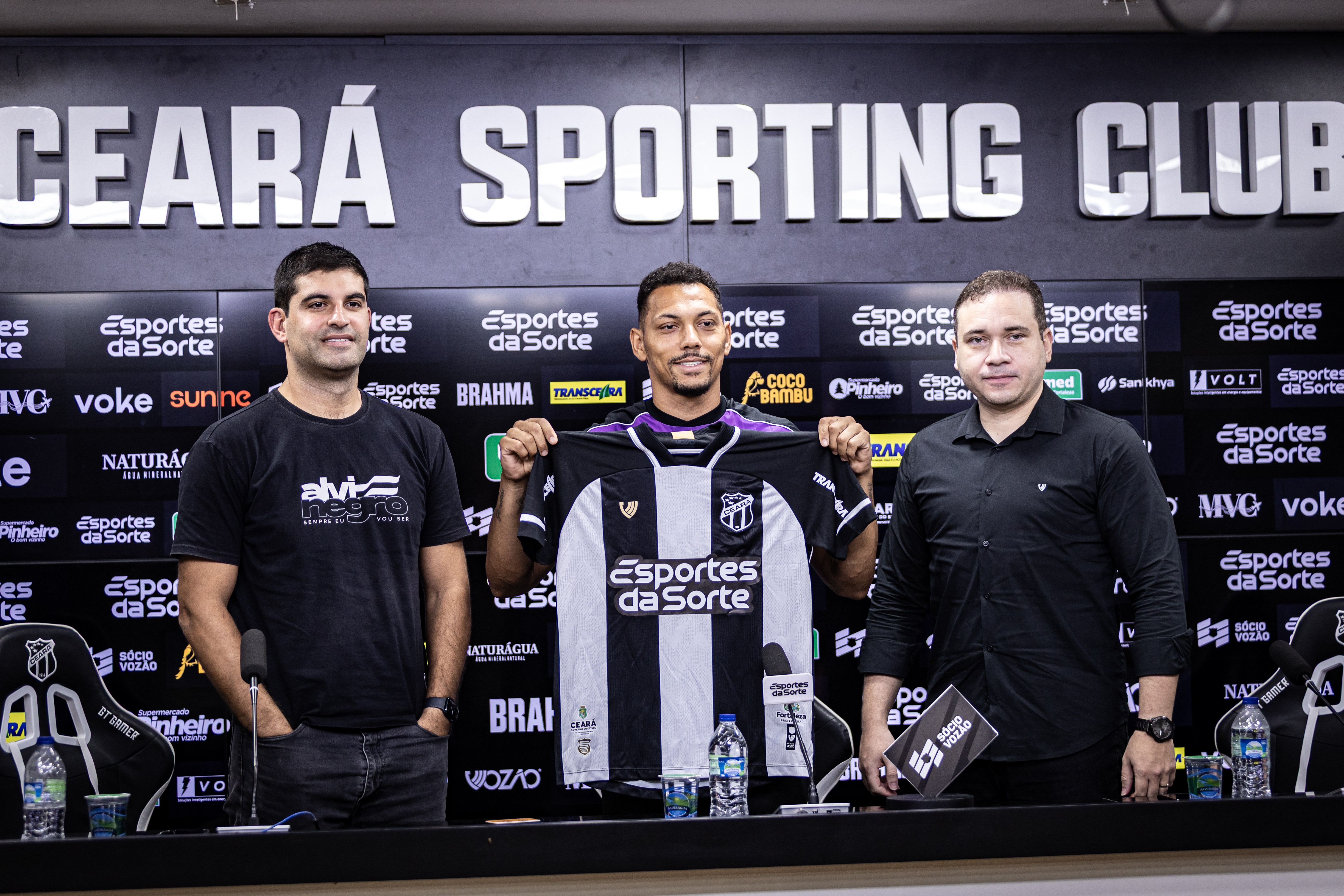 CEO do futebol do Ceará elenca motivos para contratação de Alex Silva; veja