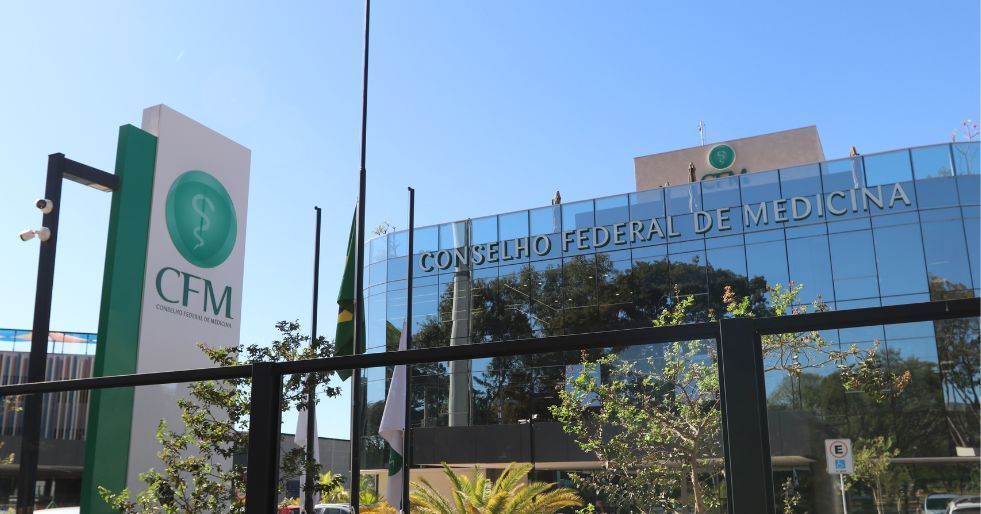 CFM cumpre ordem de Moraes e anula sindicância sobre cuidados a Bolsonaro