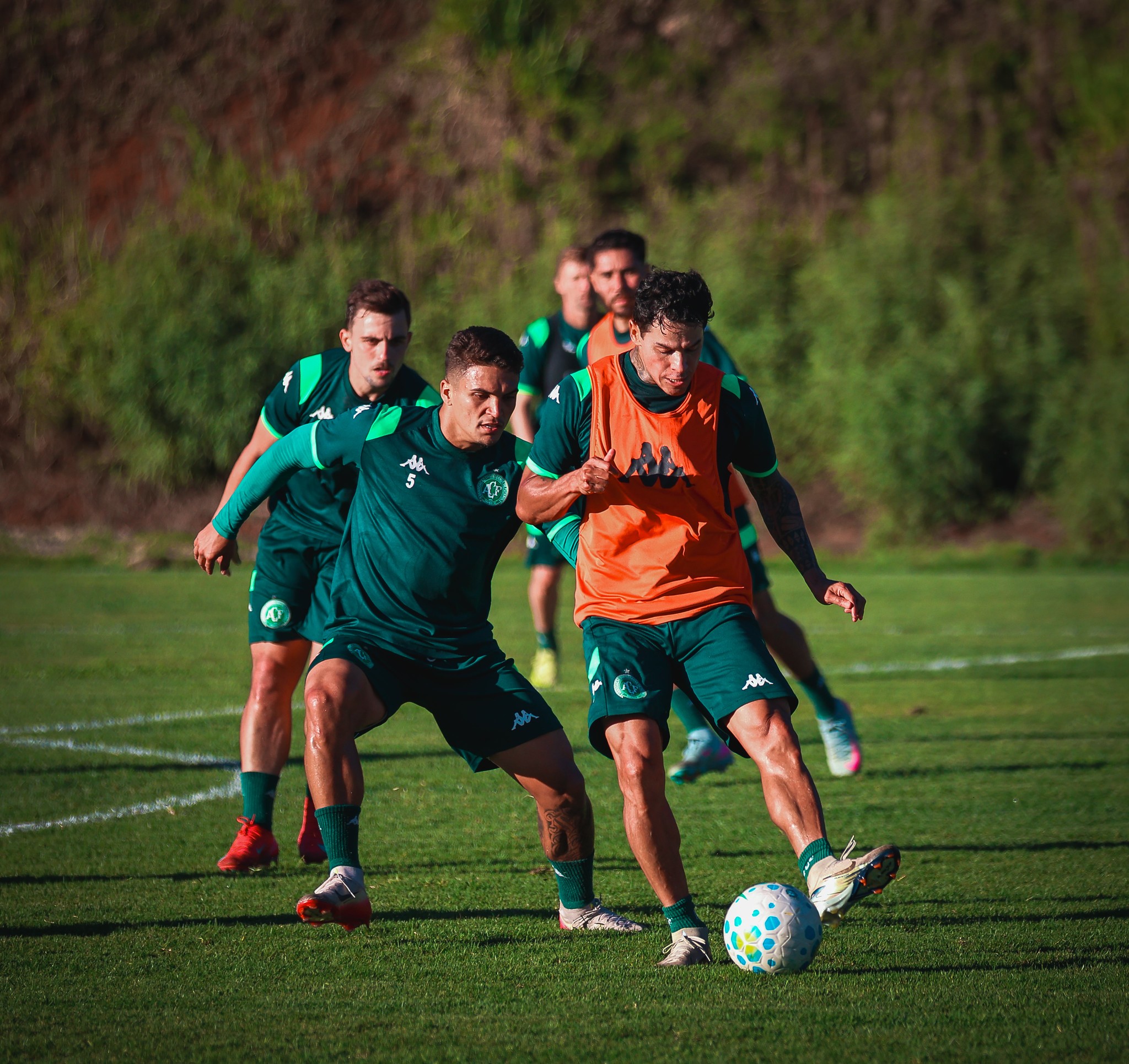 Chapecoense Recebe Reforços para Enfrentar Bragantino na Série A