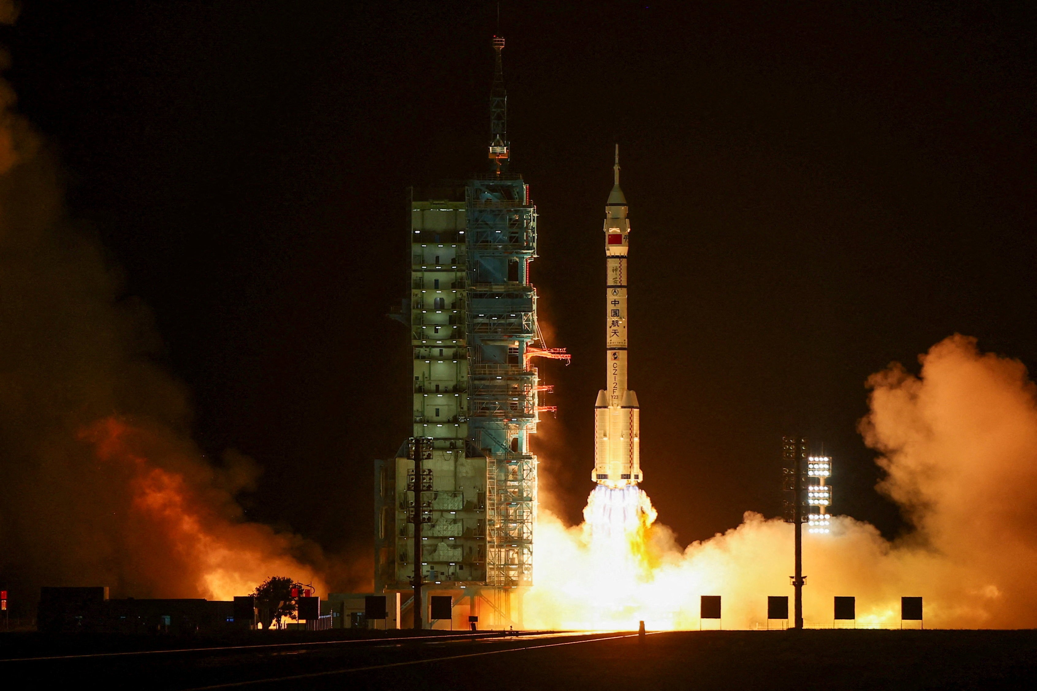 China Lança Missão Espacial para Preparar Ida à Lua: Um Novo Marco na Exploração Espacial